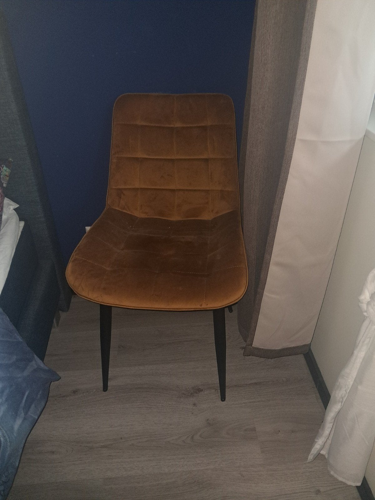 Ikea stoel, Ophalen, Eén