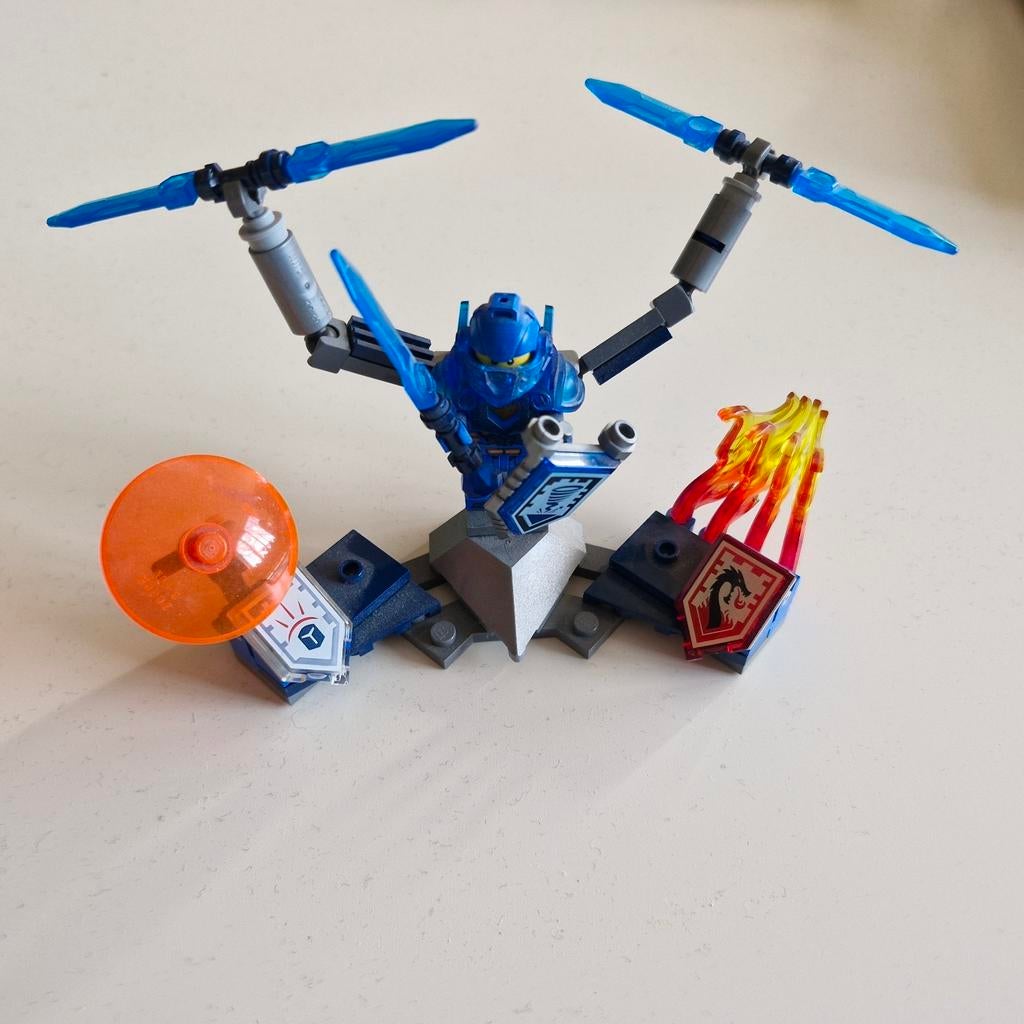 Lego Nexo Knights Clay 70330 met boekje, Compleet, Lego, Ophalen of Verzenden, Zo goed als nieuw