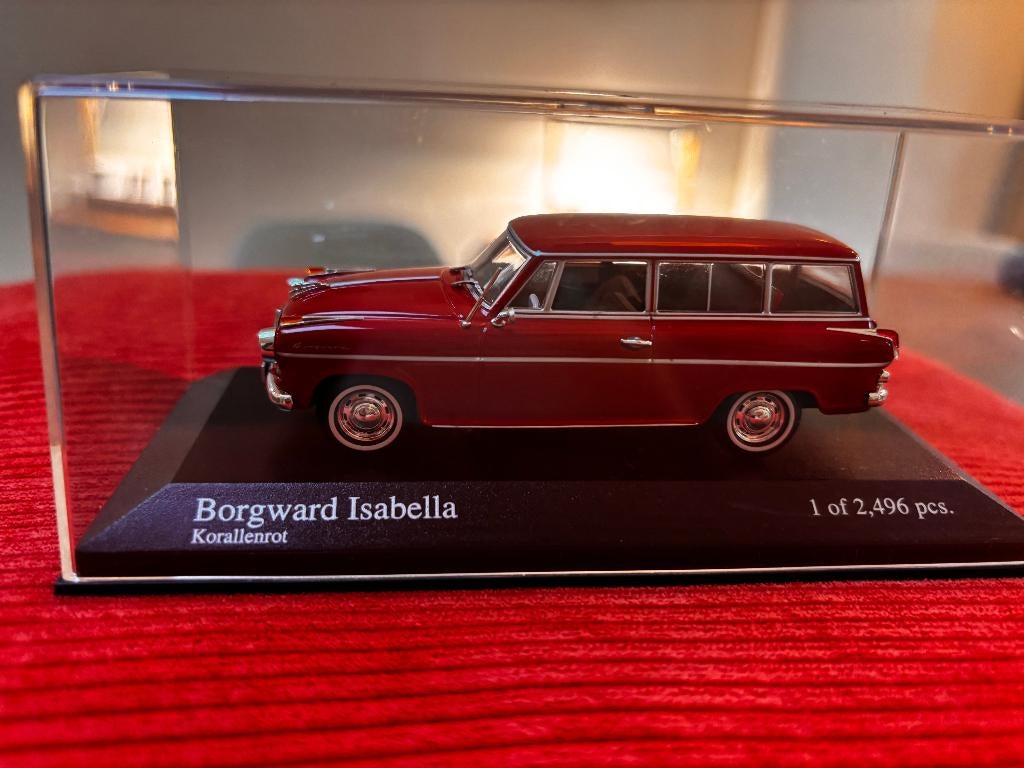 Borgward Isabella Kombi – Korallenrot, Ophalen of Verzenden, Zo goed als nieuw, Auto, MiniChamps