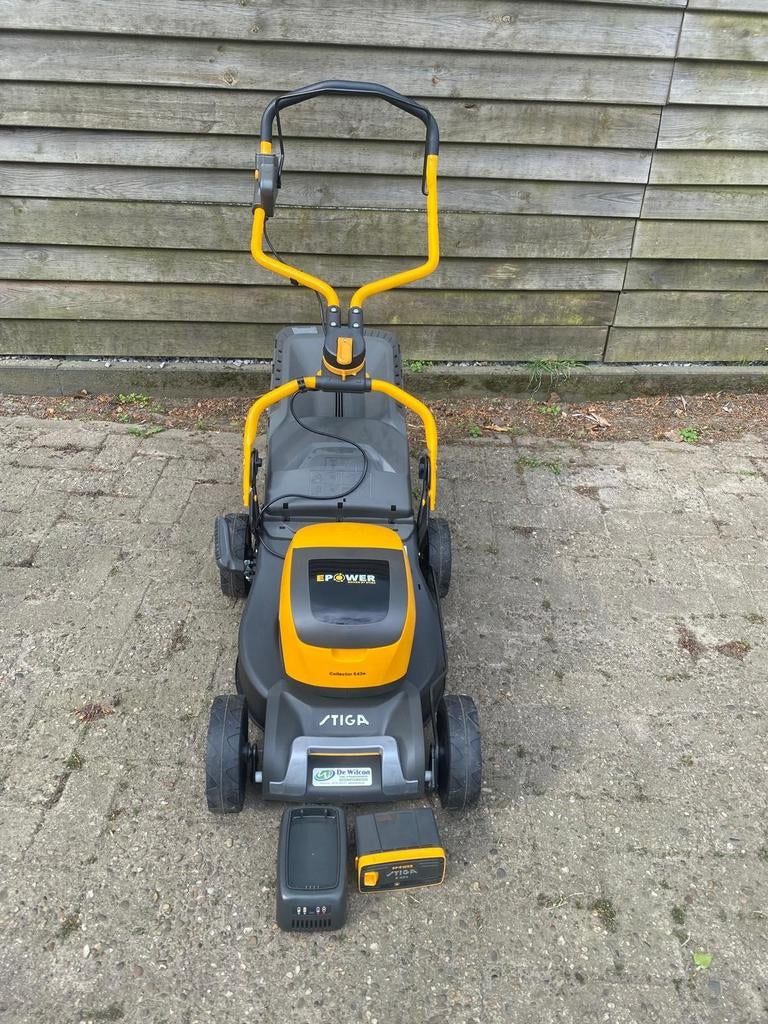 Grasmaaier stiga collector 543 e kit, Ophalen, Stiga, Accu-grasmaaier, Nieuw