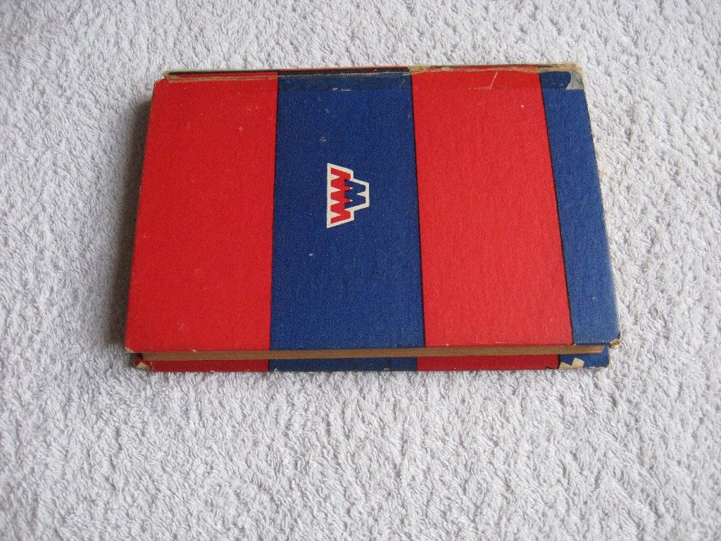 Wie Wat Waar Jaarboek 1951 (o.a. over Luchtvaart/Spoorwegen, Ophalen of Verzenden, Gelezen, Diverse auteurs