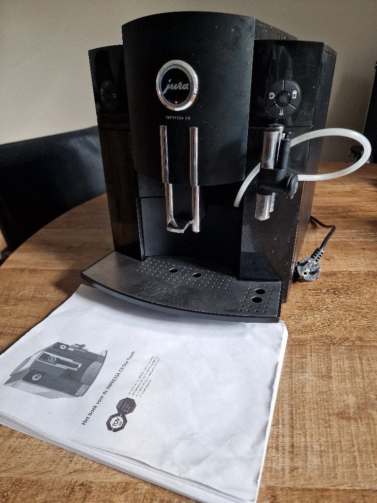 Jura Impressa C9 Bonen koffie apparaat - LEKT, Ophalen, 10 kopjes of meer, Koffiemachine, Niet werkend