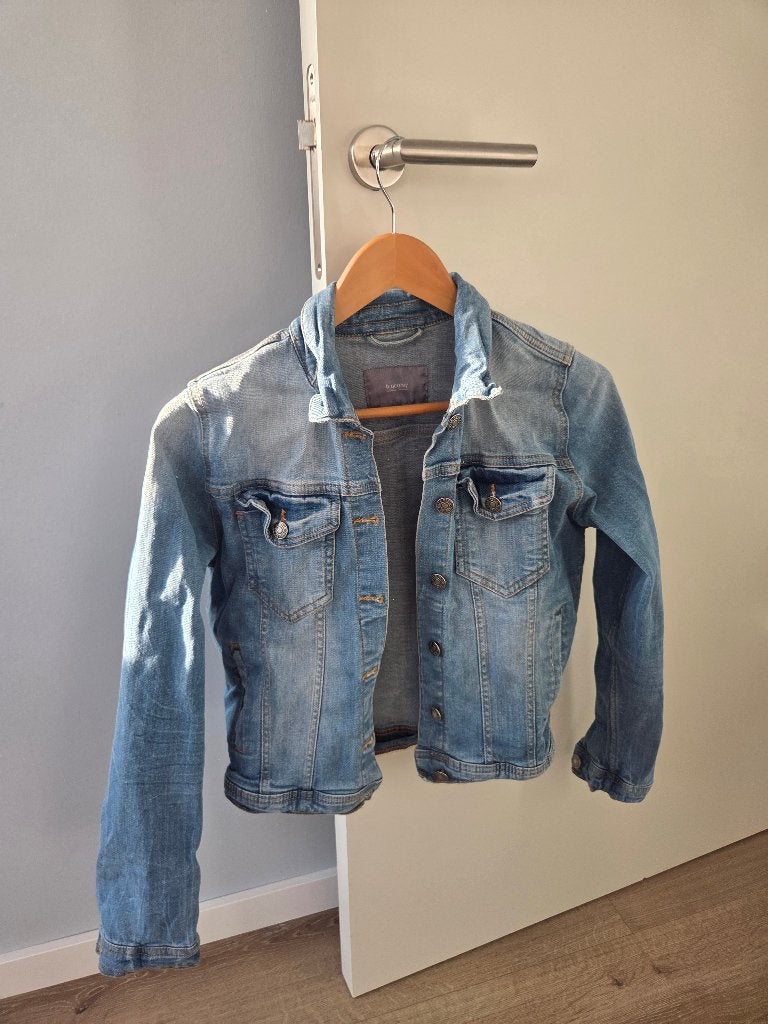 b.young spijkerjas dames maat 38, Kleding | Dames, Maat 38/40 (M), Blauw, Ophalen of Verzenden, Gedragen