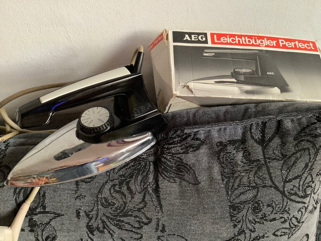 Gratis AEG strijkbout Alleen het snoer is niet meer goed., Witgoed en Apparatuur, Ophalen