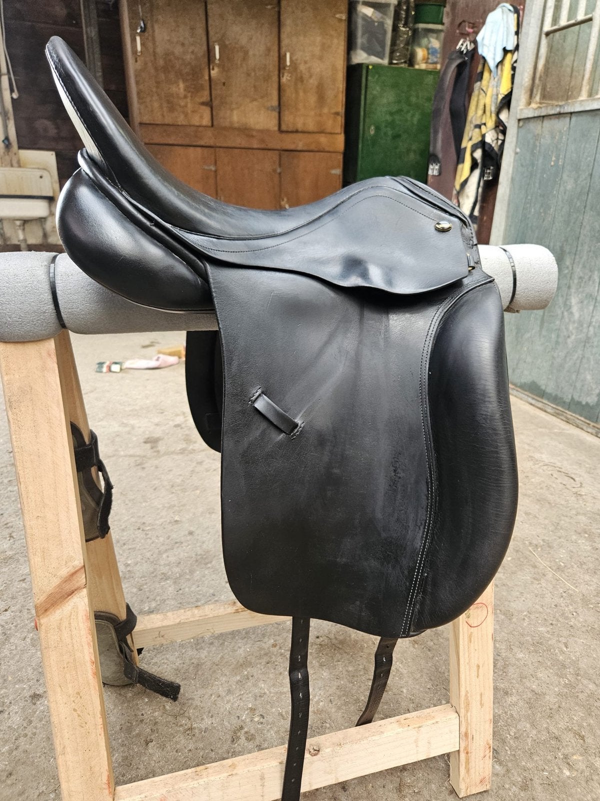 Dressuurzadel Euroriding 17.5 inch, Dieren en Toebehoren, Ophalen, L (17.5 inch), Gebruikt, Dressuur