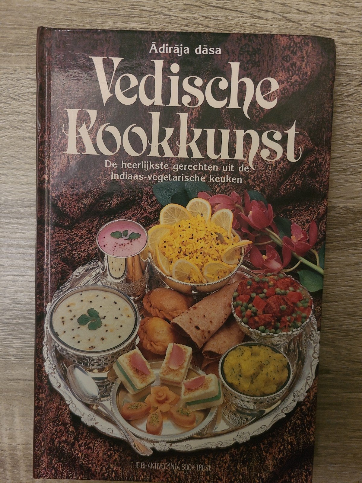 Vedische Kookkunst - Indiase vegetarische recepten, Azië en Oosters, Gezond koken, Voorgerechten en Soepen, Ophalen of Verzenden