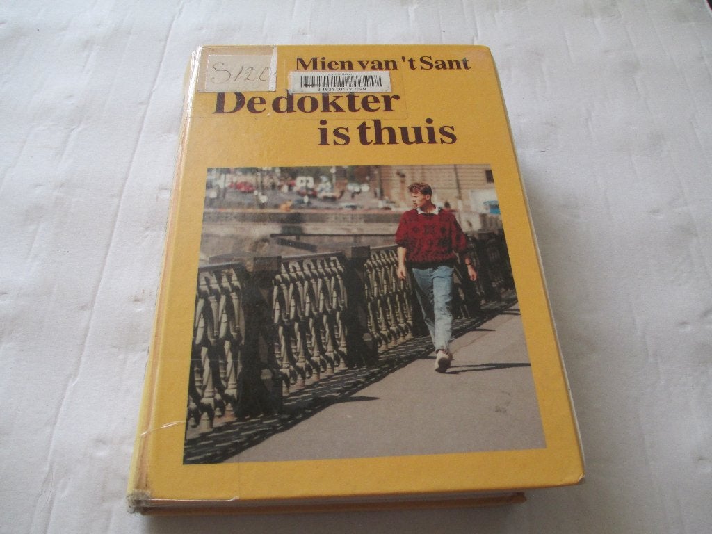 grootletterboek de dokter is thuis - mien van 't sant, Ophalen of Verzenden, Gelezen