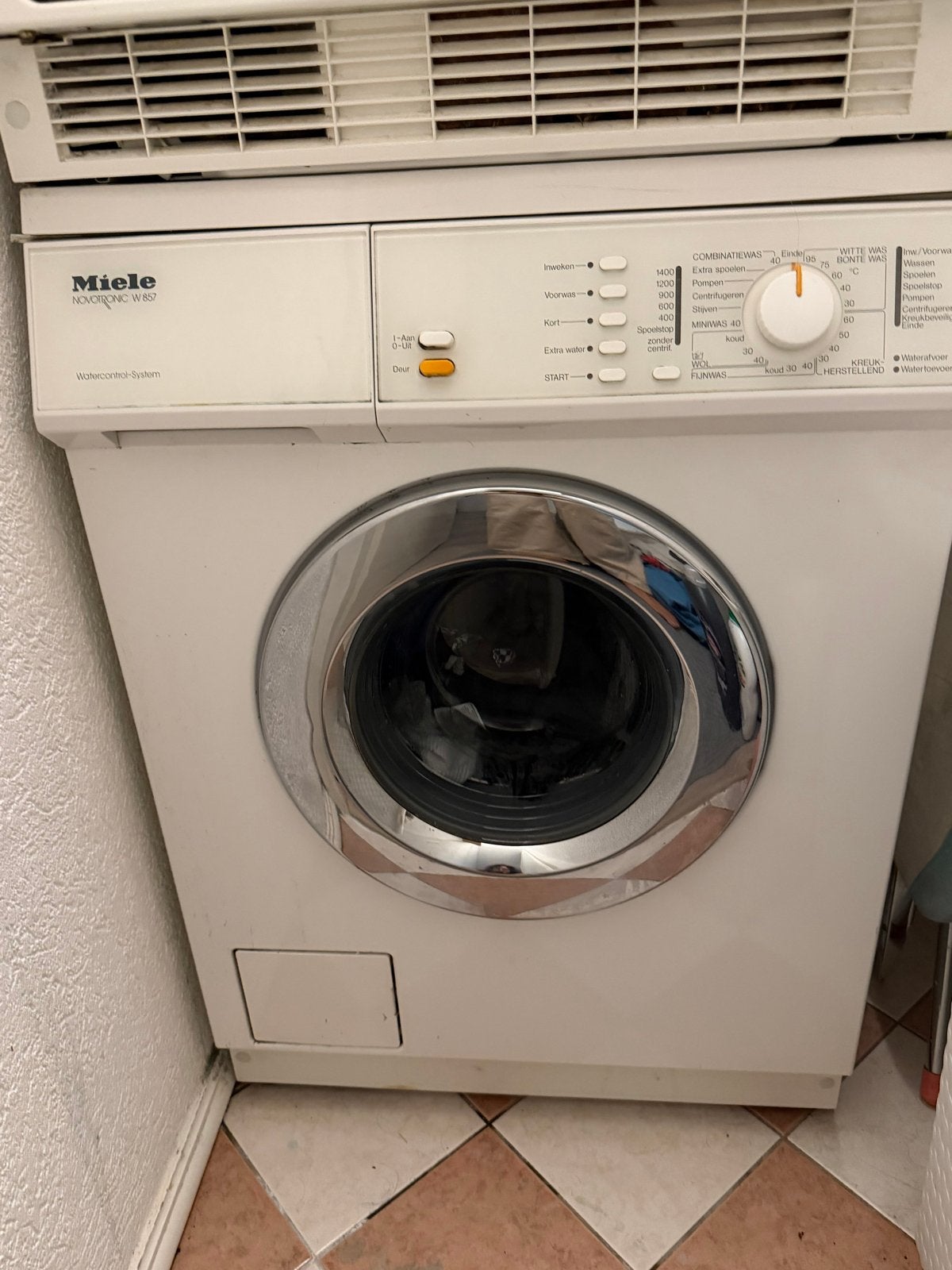 Miele Novotronic W 857 Voorlader Wasmachine, Ophalen, 1200 tot 1600 toeren, Gebruikt, 4 tot 6 kg