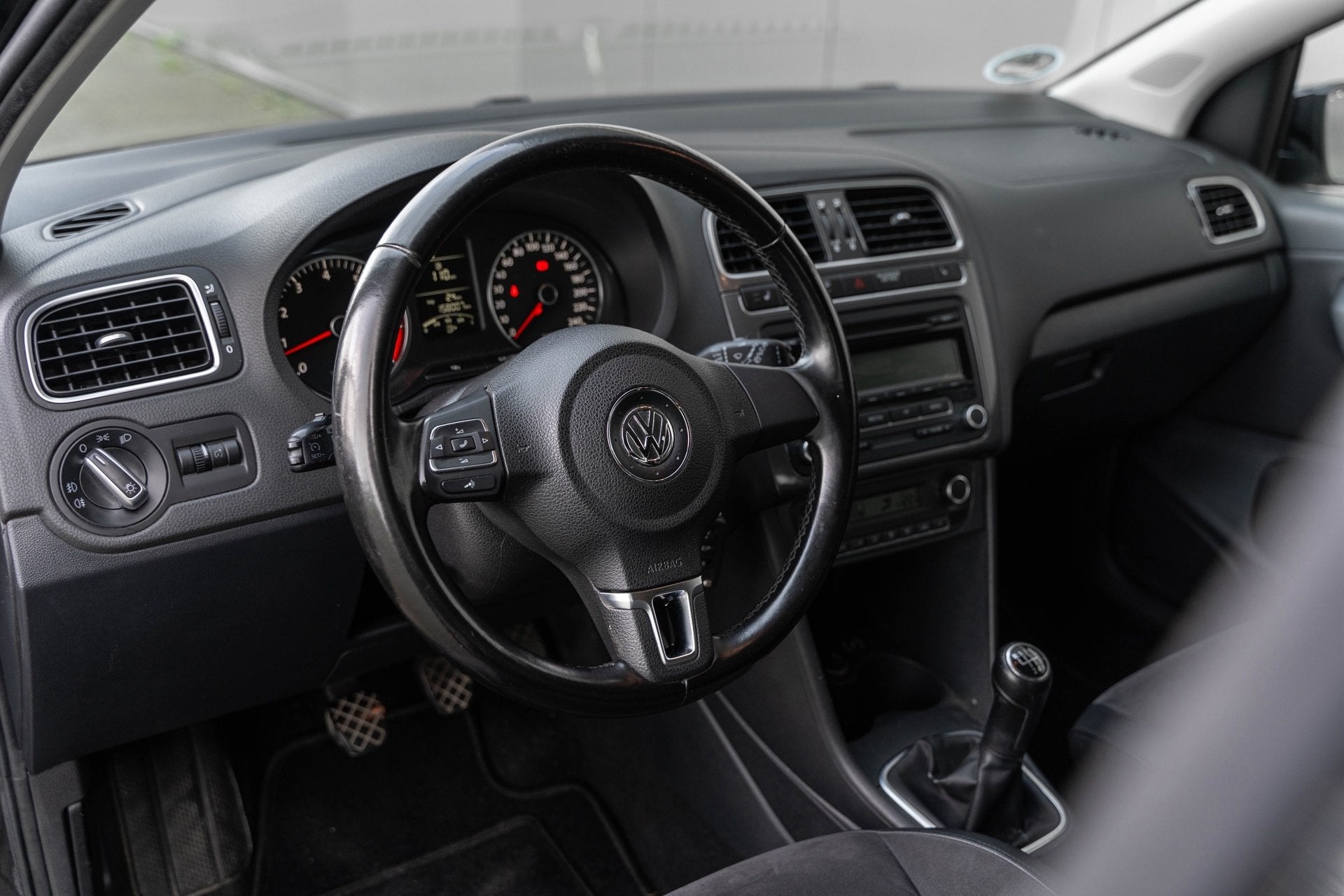 Volkswagen Polo 1.2 TSI Highline 105PK LED/CRUISE/STOELVRM, Auto's, Voorwielaandrijving, Gebruikt, Zwart, 4 cilinders