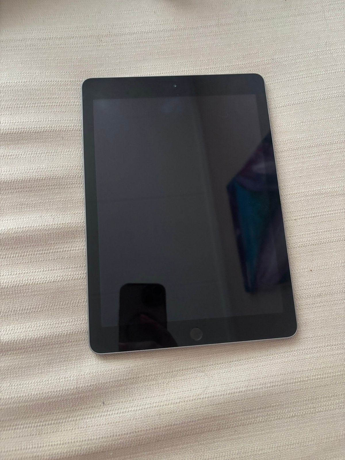 ipad 6 inclusief hoesje 32gb, Gebruikt, 32 GB, Apple iPad, Grijs