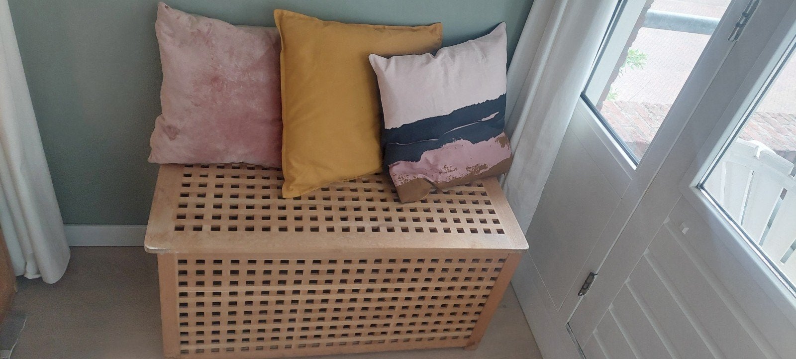 Houten opbergkist / bankje - ook leuk voor op een balkon, Huis en Inrichting, Woonaccessoires | Kisten, Ophalen, 50 – 75, Gebruikt