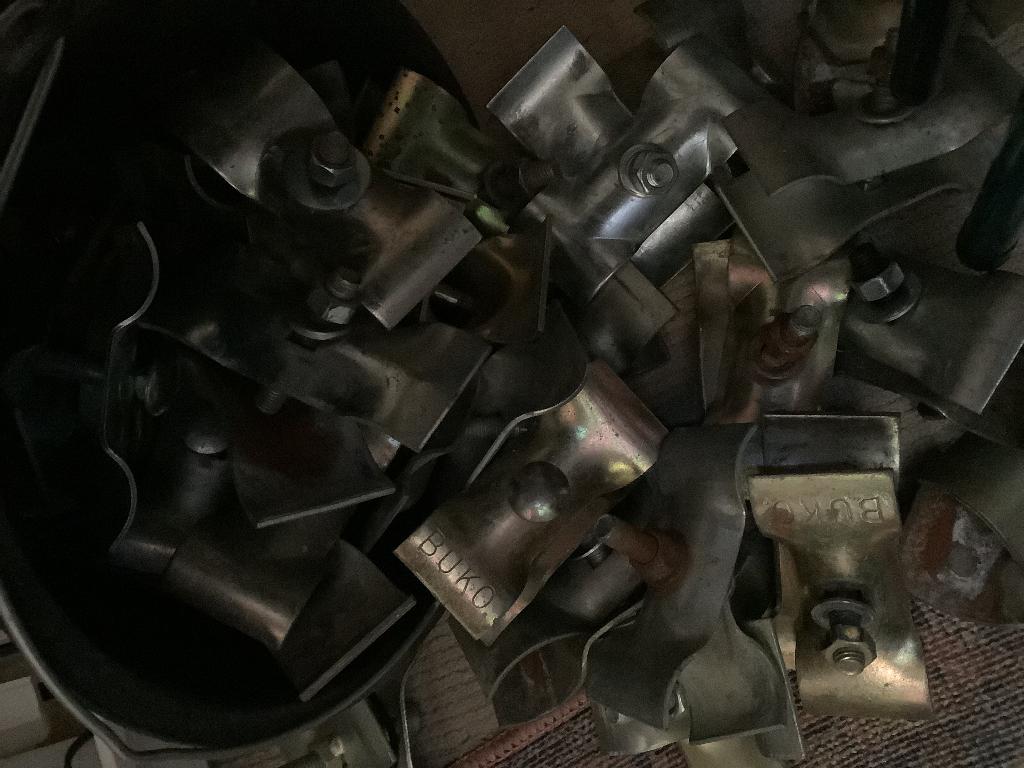 Bouwhekklemmen, klemmen voor bouwhek met moer, 15 stuks., Ophalen, Gebruikt, IJzer