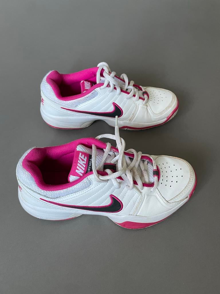Nike roze Tennisschoenen sneakers Maat 37,5, Sport en Fitness, Tennis, Nike, L00, Schoenen, Ophalen of Verzenden