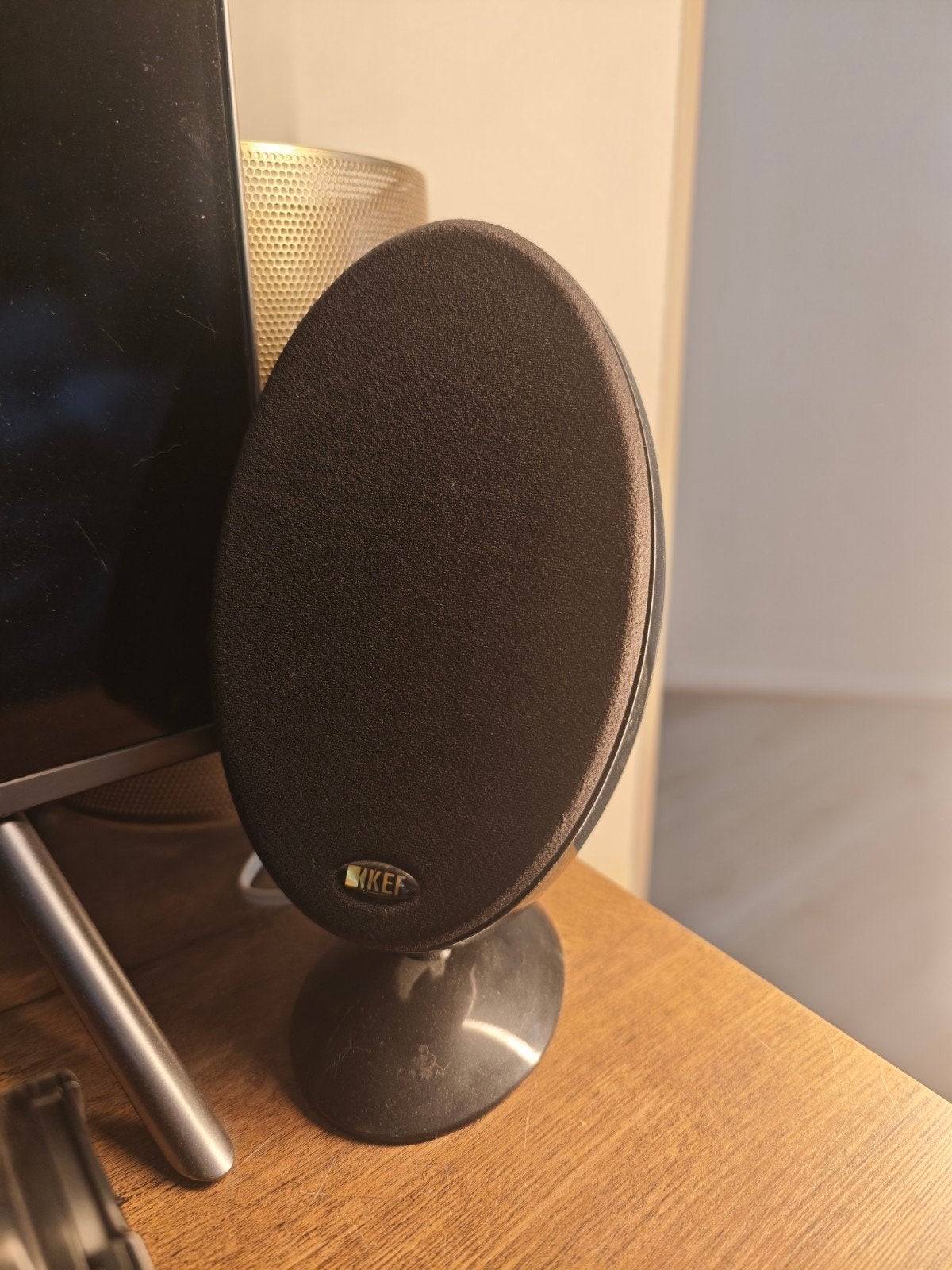 KEF E301 Satelliet Luidspreker - Zwart, Gebruikt, Ophalen of Verzenden, Minder dan 60 watt, Boekenplank luidspreker
