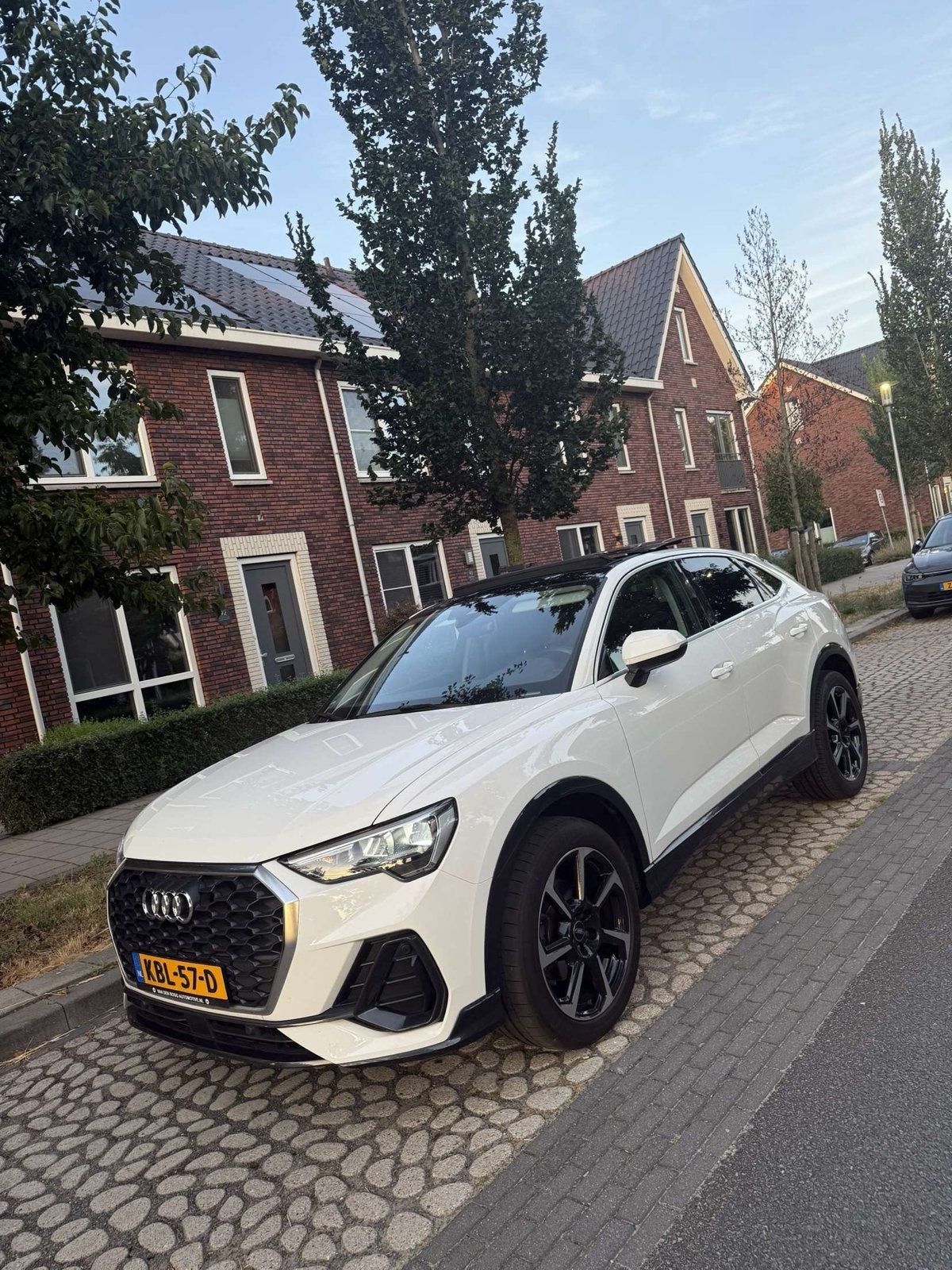 Audi Q3, Auto's, Audi, Stof, Zwart, 4 cilinders, 1505 kg
