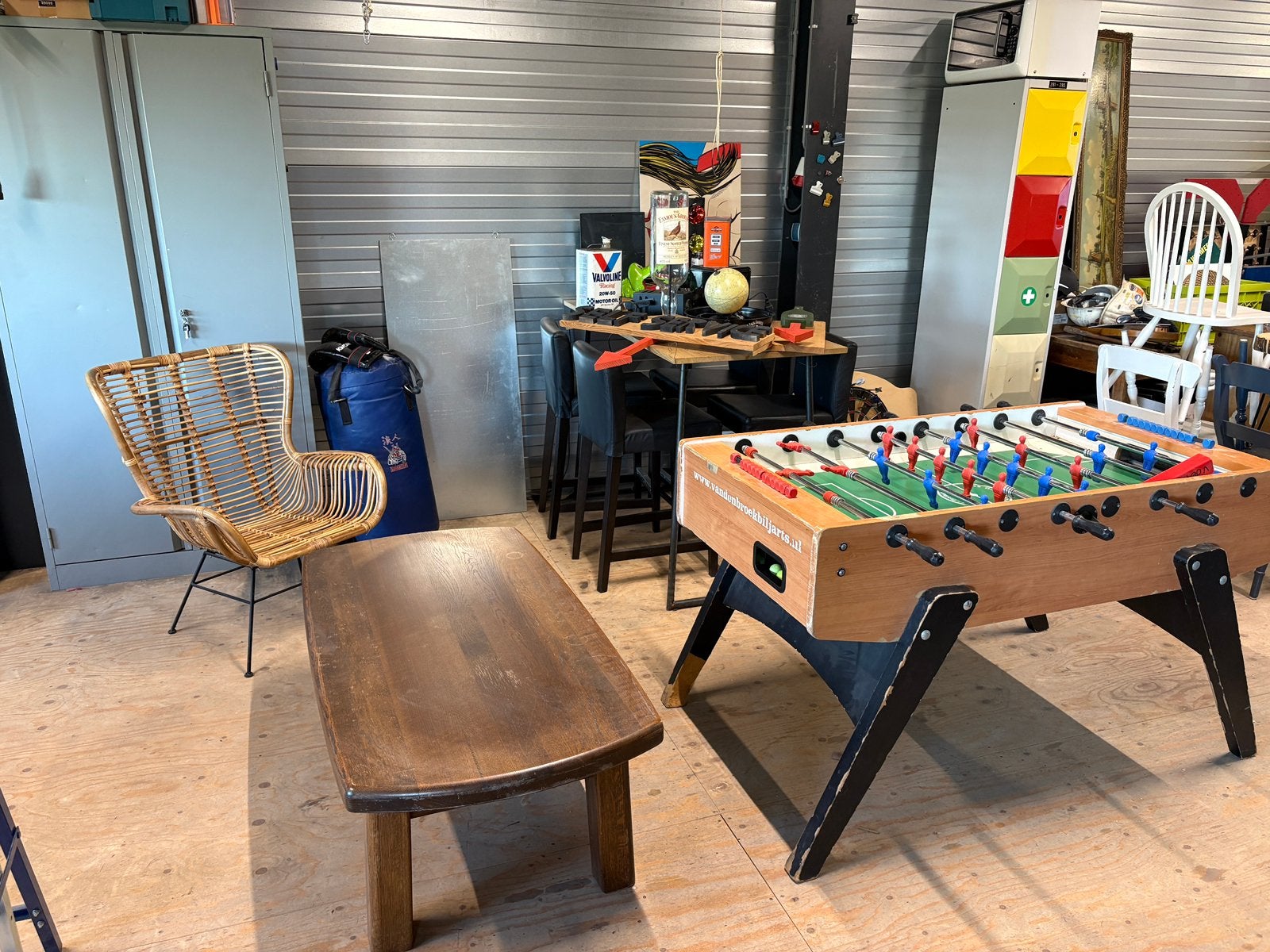 Inrichting man cave / kantine, Ophalen, Zo goed als nieuw