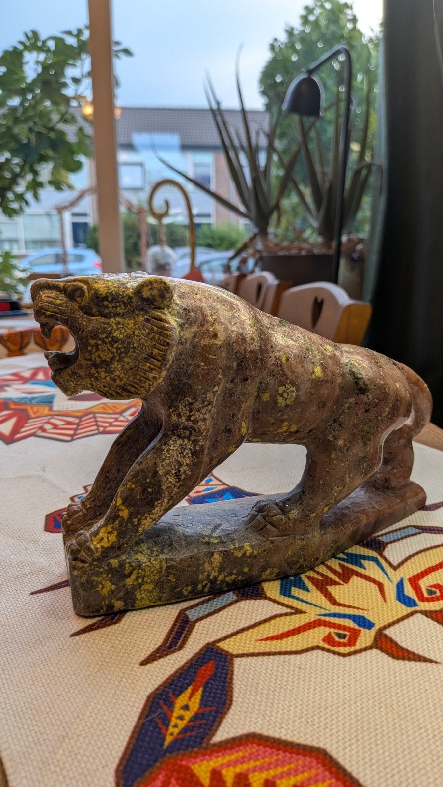 Unieke Perzik Toermalijn Tijger Sculptuur - 1725 gram, Ophalen of Verzenden, 20 - 50 cm, Steen of Keramiek, Beeld
