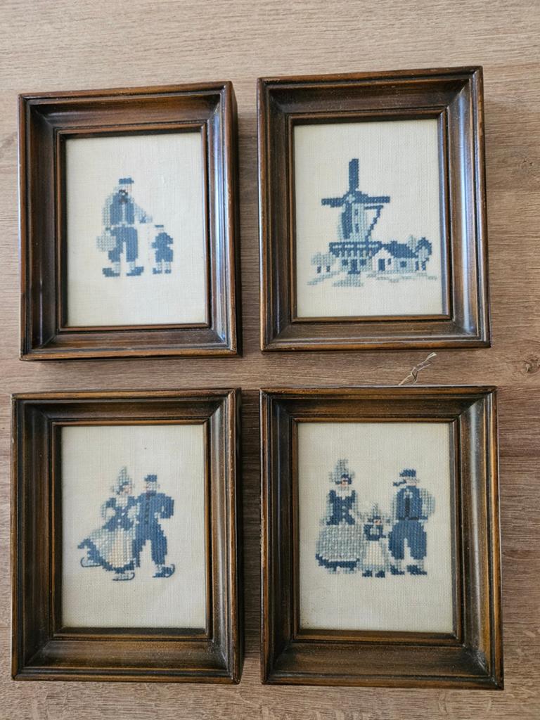 Vier geborduurde oud-hollandse afbeeldingen in lijst, Antiek en Kunst, Ophalen of Verzenden