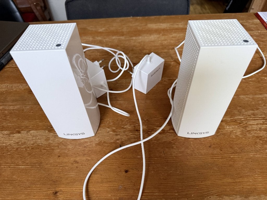 2 x router linksys velop mesh tri band, Computers en Software, Routers en Modems, Gebruikt, Router, Ophalen of Verzenden