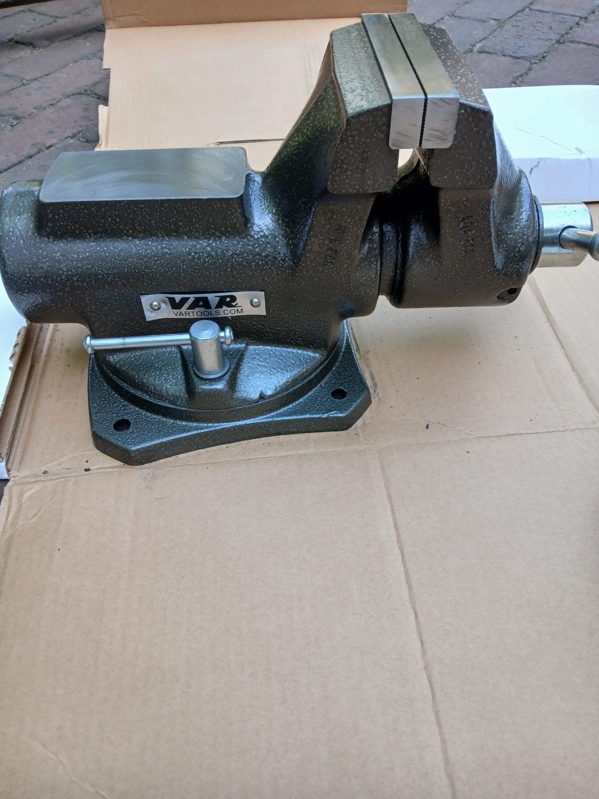 Nieuwe VAR Professionele Bankschroef met Draaivoet 125mm, Ophalen, Nieuw, Bankschroef, Overige merken