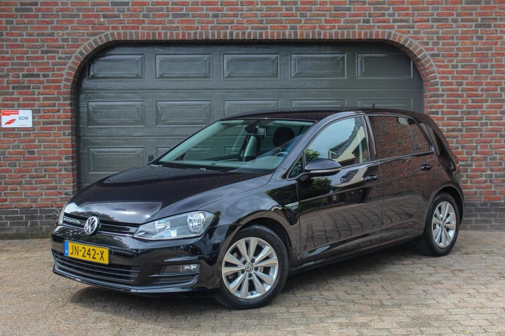Volkswagen Golf 1.0 TSI Connected Series - automaat - camera, Auto's, Gebruikt, Origineel Nederlands, Bedrijf, Golf