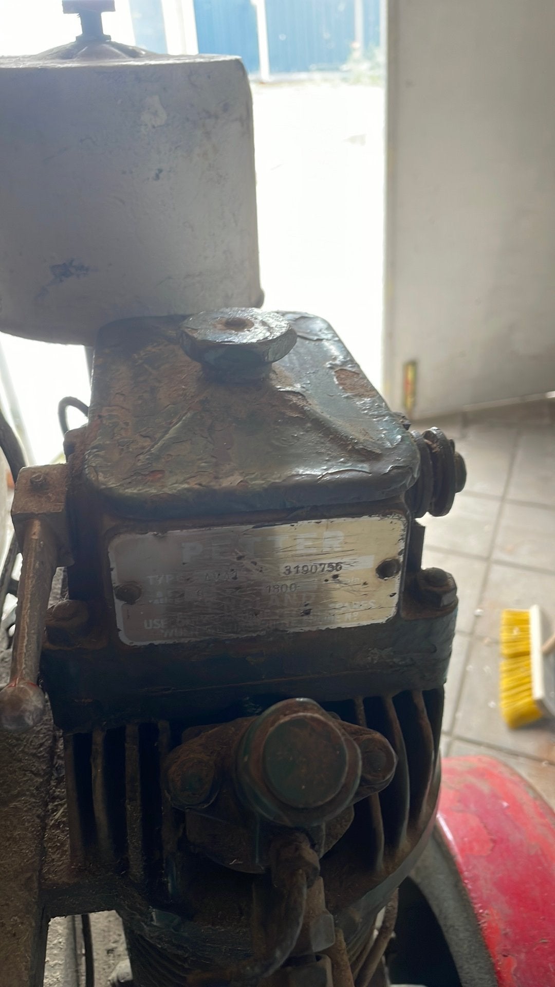 Oude stationaire motor - mogelijk diesel, Doe-het-zelf en Verbouw, Motoren, Ophalen, Gebruikt, Dieselmotor, 1400 tot 1800 rpm