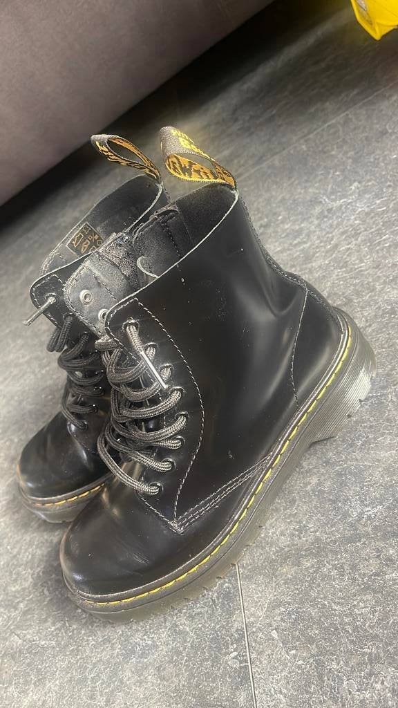 DR.Martens maat 35, Kinderen en Baby's, Kinderkleding | Schoenen en Sokken, Ophalen of Verzenden, Zo goed als nieuw, Meisje, Laarzen