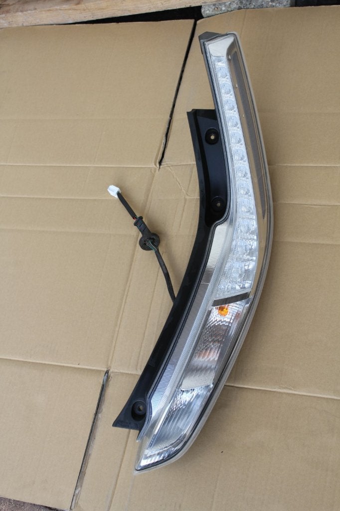 Nissan Leaf Tekna 2015 achterlicht rechts, Ophalen