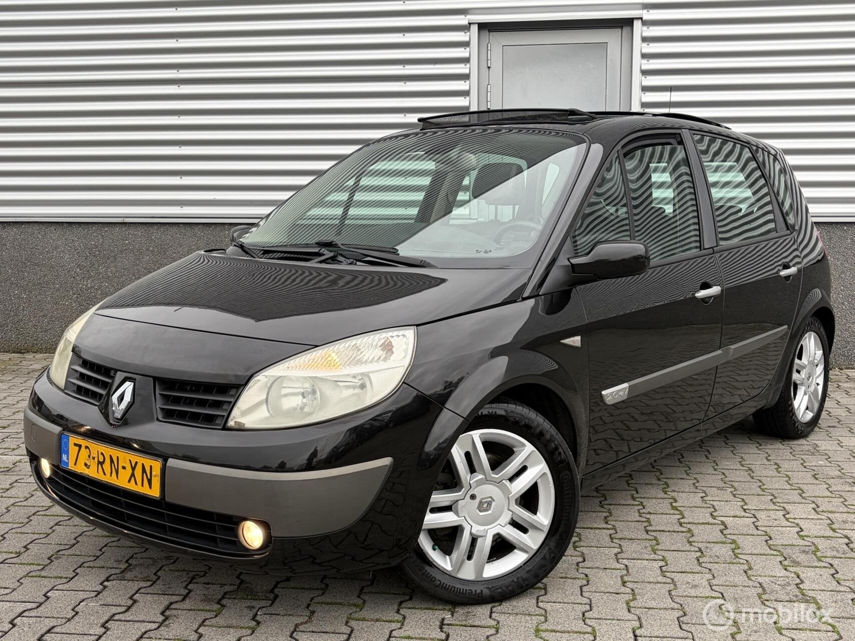 Renault Scenic 2.0-16V Authentique Panoramadak,cruise,airco, 1998 cc, 135 pk, Gebruikt, Zwart