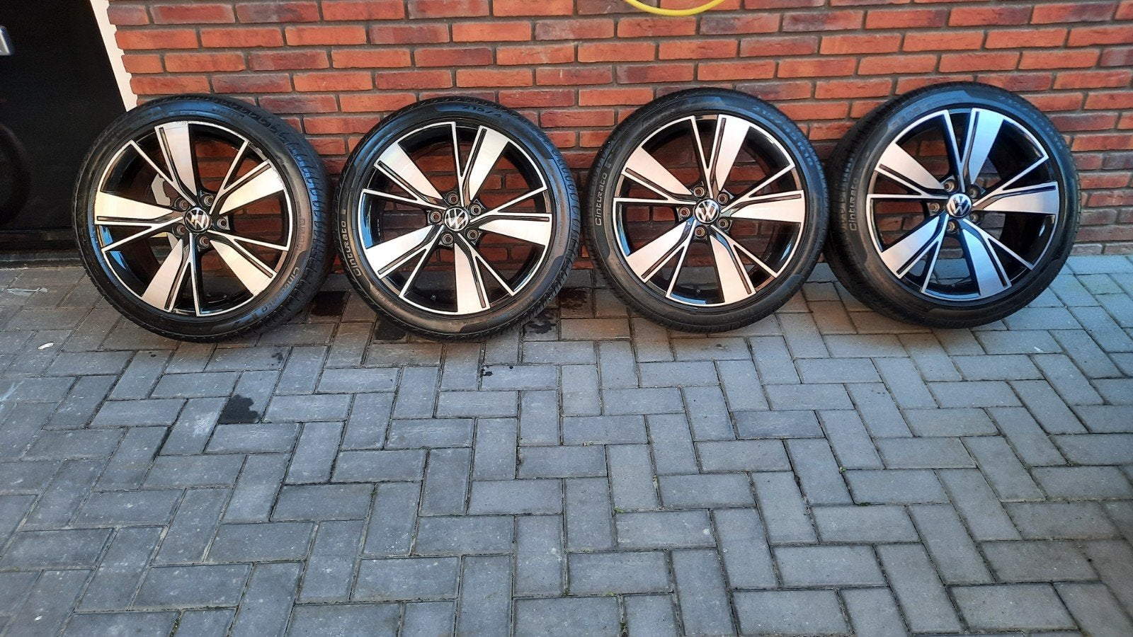 VW Golf 8 18 inch velgen met goede Pirelli zomerbanden, Auto-onderdelen, Banden en Velgen, Ophalen, 18 inch, Banden en Velgen
