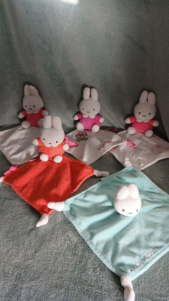5 NIJNTJES MET VAST DOEKJE, Ophalen of Verzenden, Zo goed als nieuw