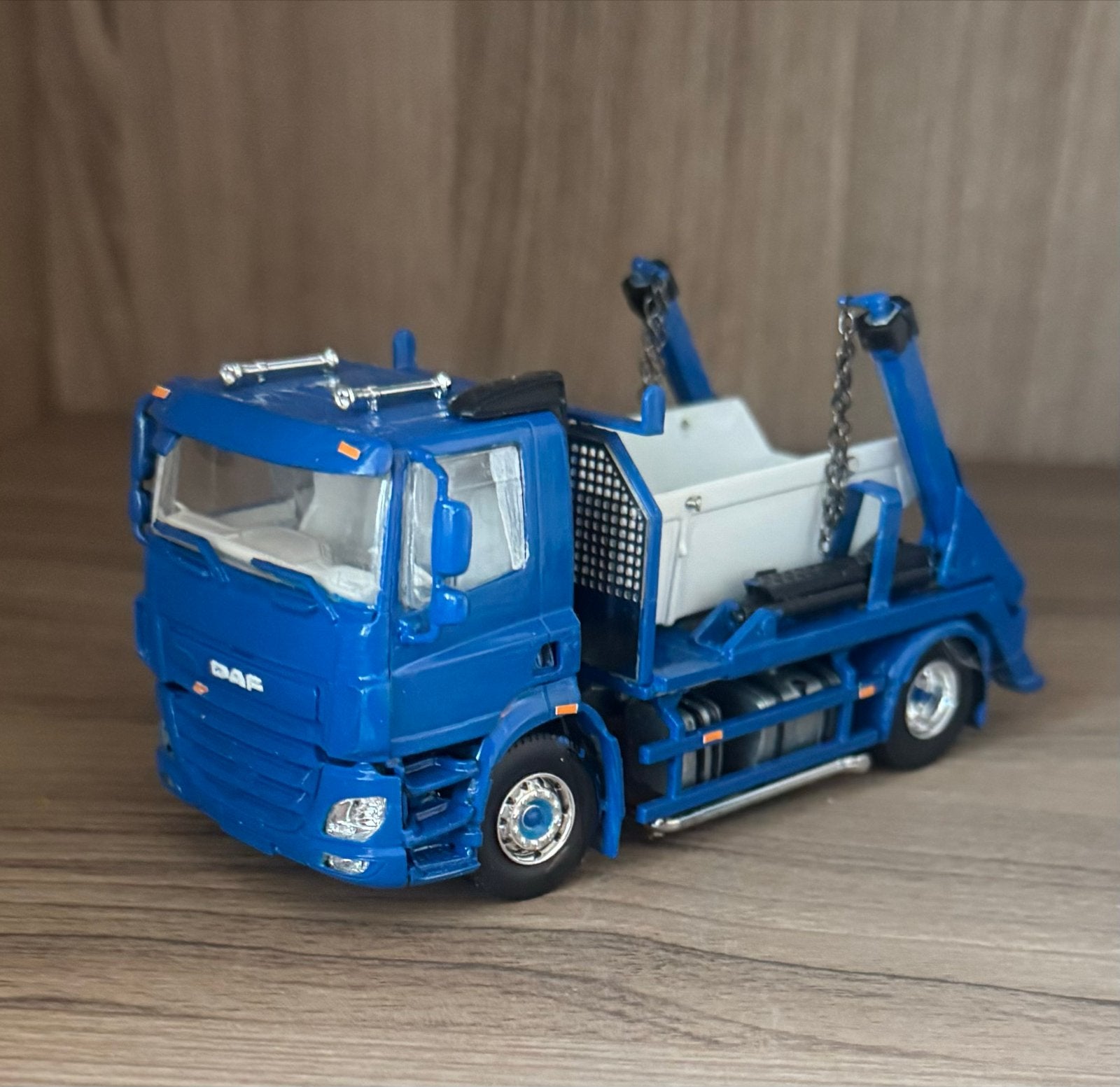 DAF Miniatuur Vrachtwagen met Container - Blauw, 1:32 tot 1:50, Zo goed als nieuw, Truck, Ophalen