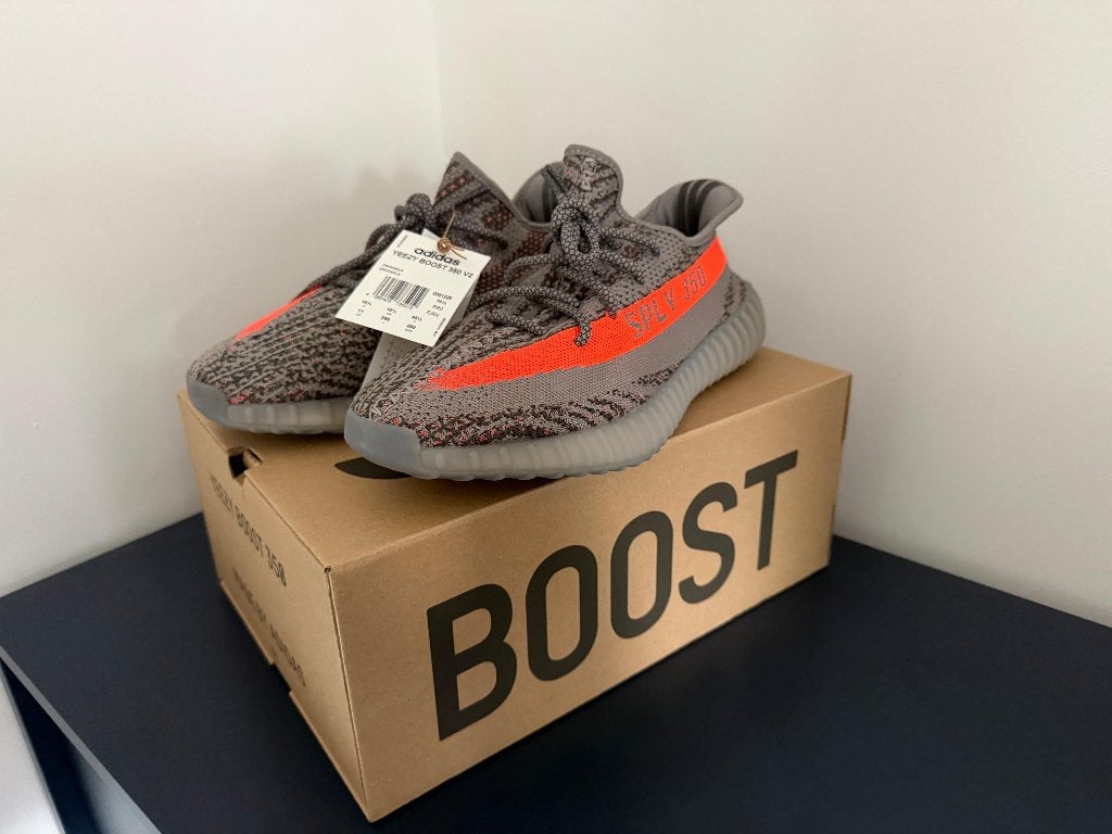 Yeezy Boost 350 V2 45 1/3 Beluga Reflective, Ophalen of Verzenden, Nieuw, Overige kleuren, Adidas Yeezy