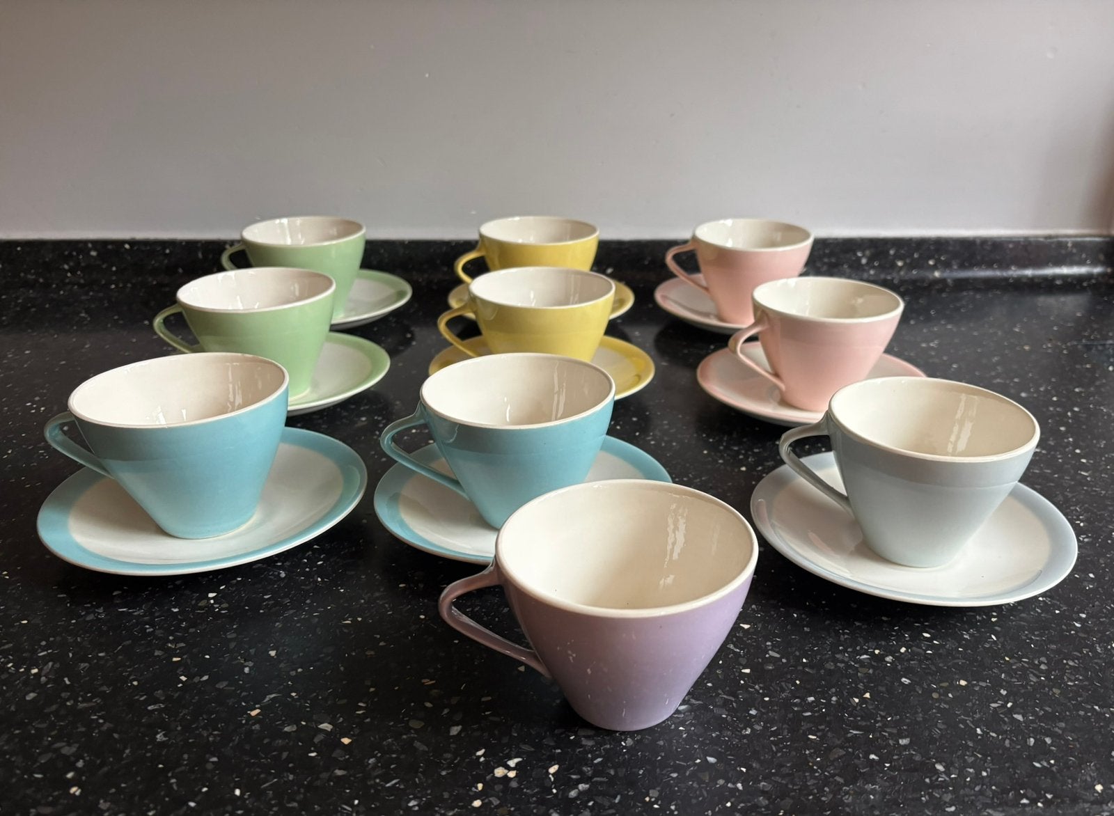 Kop en schoteltjes  Boch Belgium pastel, Overige merken, Verzenden, Zo goed als nieuw, Overige stijlen