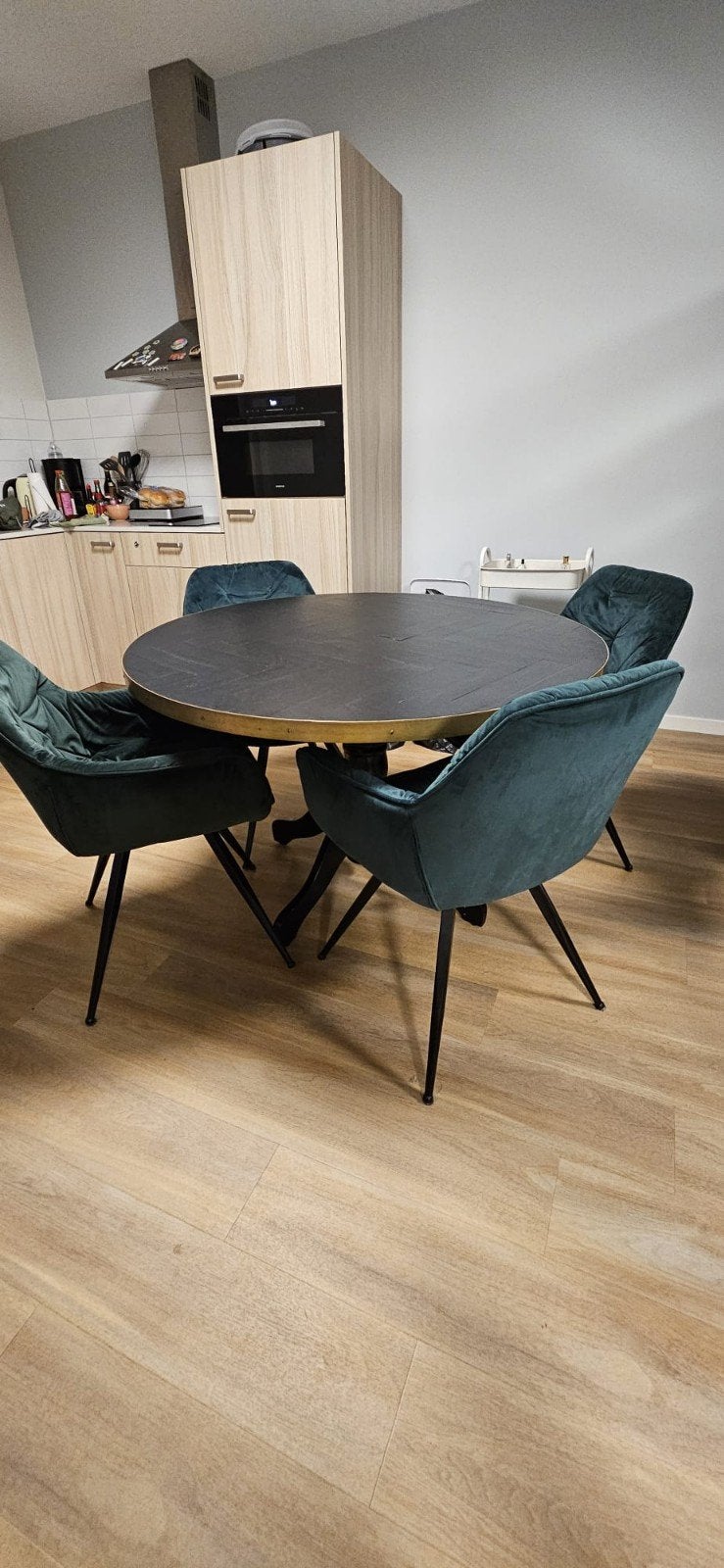 Ronde eettafel - Zwart blad met gouden rand, Ophalen, Rond, Zo goed als nieuw, Vier personen