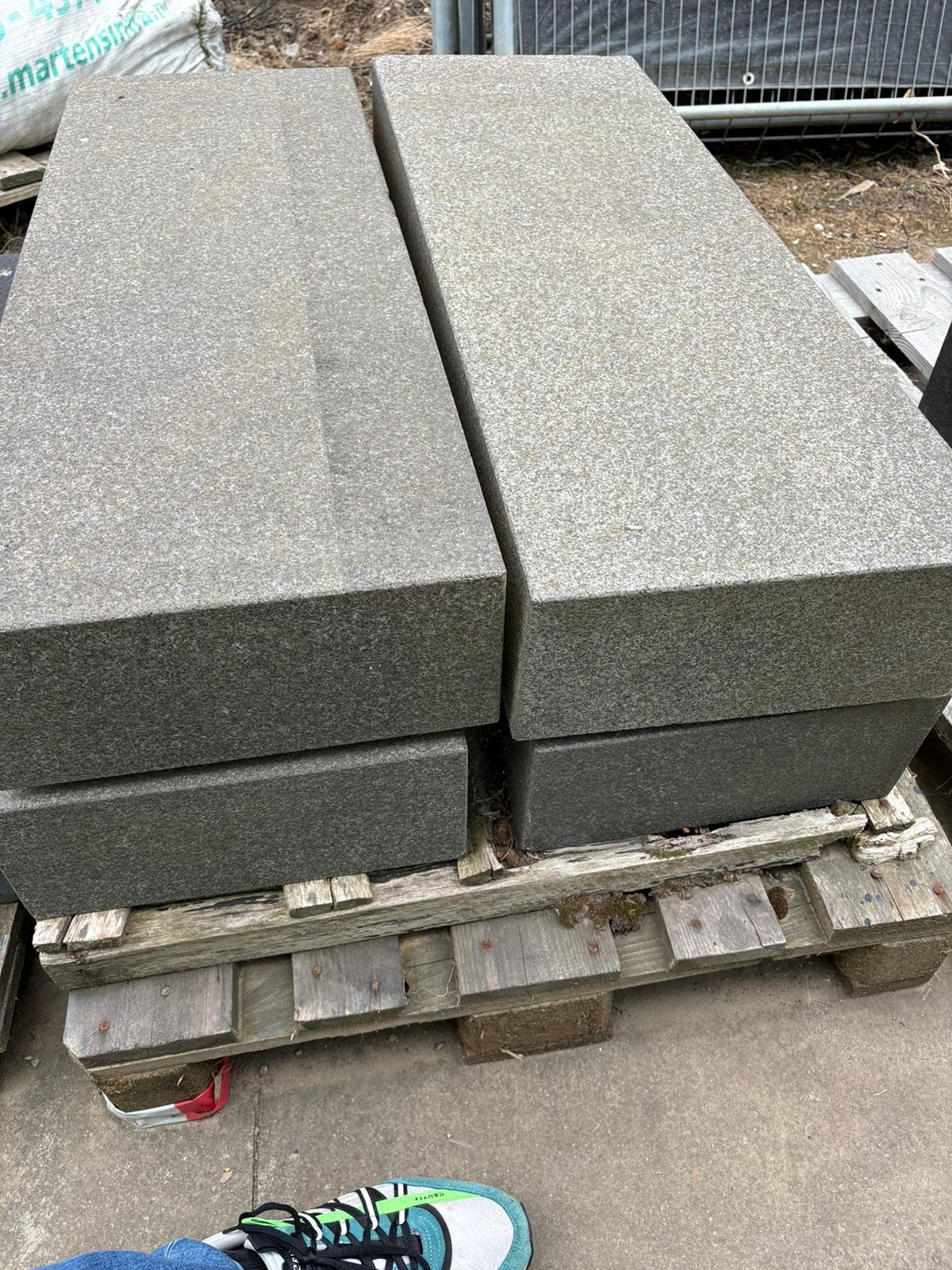 Bloktrede natuursteen graniet antraciet nieuw 4 st., Ophalen, Blok, 25 cm of meer, Nieuw