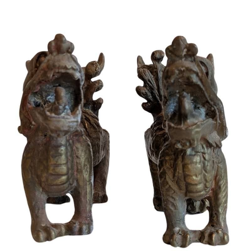 Set van twee Chinese bronzen Foo Dogs – lot 101, Gebruikt, 12 cm, Ophalen of Verzenden, Goud