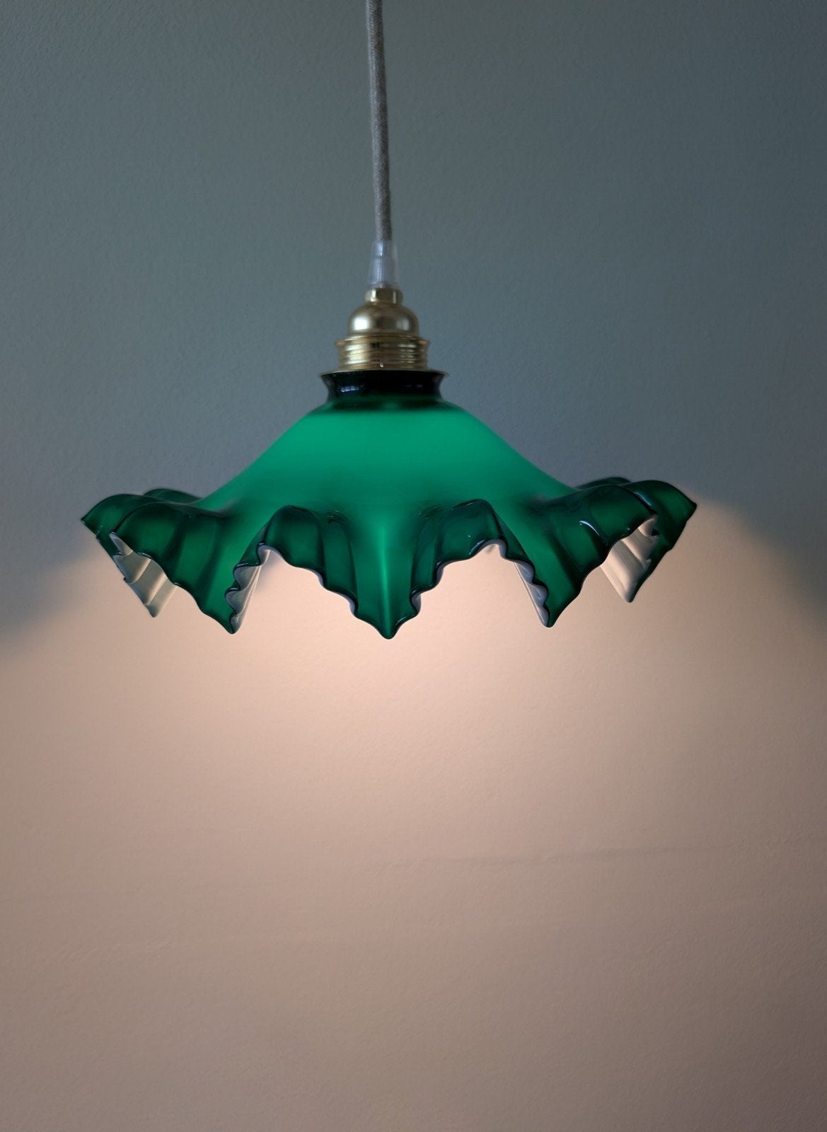 bijzondere opaline glazen hanglamp (2 stuks beschikbaar), Ophalen of Verzenden, Zo goed als nieuw, Glas, E27 (groot)
