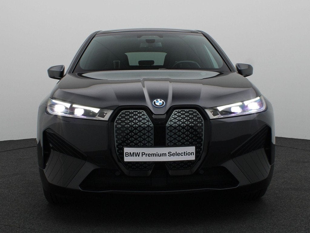 BMW iX xDrive 50 High Executive | Comfort Access | Trekhaak, Auto's, BMW, Automaat, 131 €/maand, Gebruikt, Met garantie (alle)