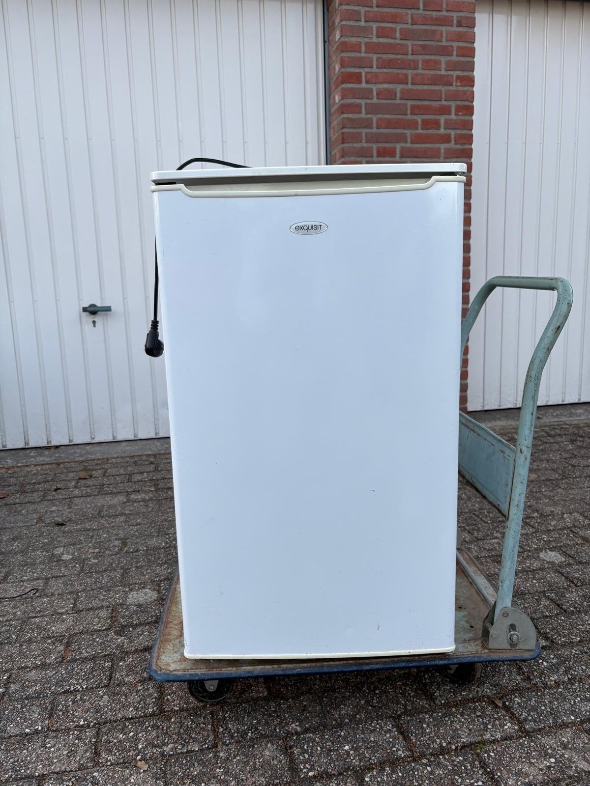 Compacte koelkast met vriesvak - Ideaal voor kleine ruimtes, Gebruikt, 75 tot 100 liter, Energieklasse A of zuiniger, 45 tot 60 cm