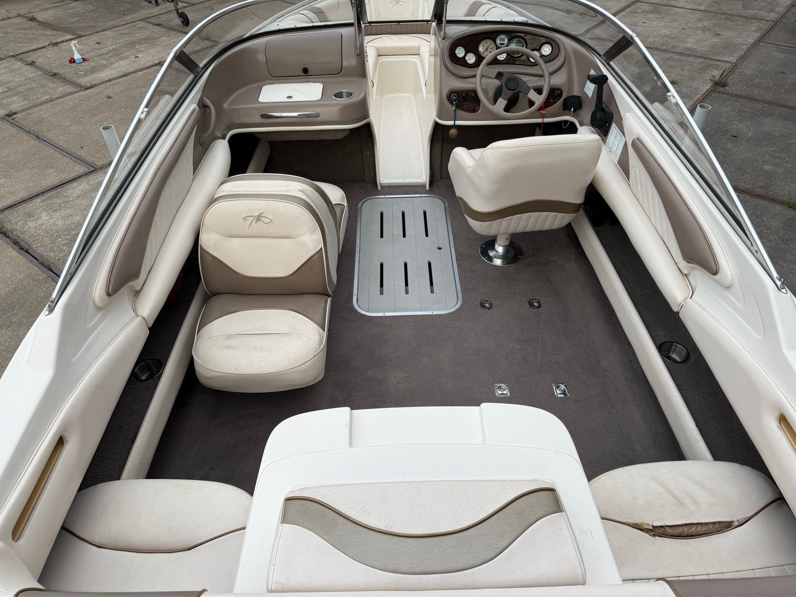 Foto 8 van Monterey 186 Montura met trailer - Volvo Penta 4.3 V6