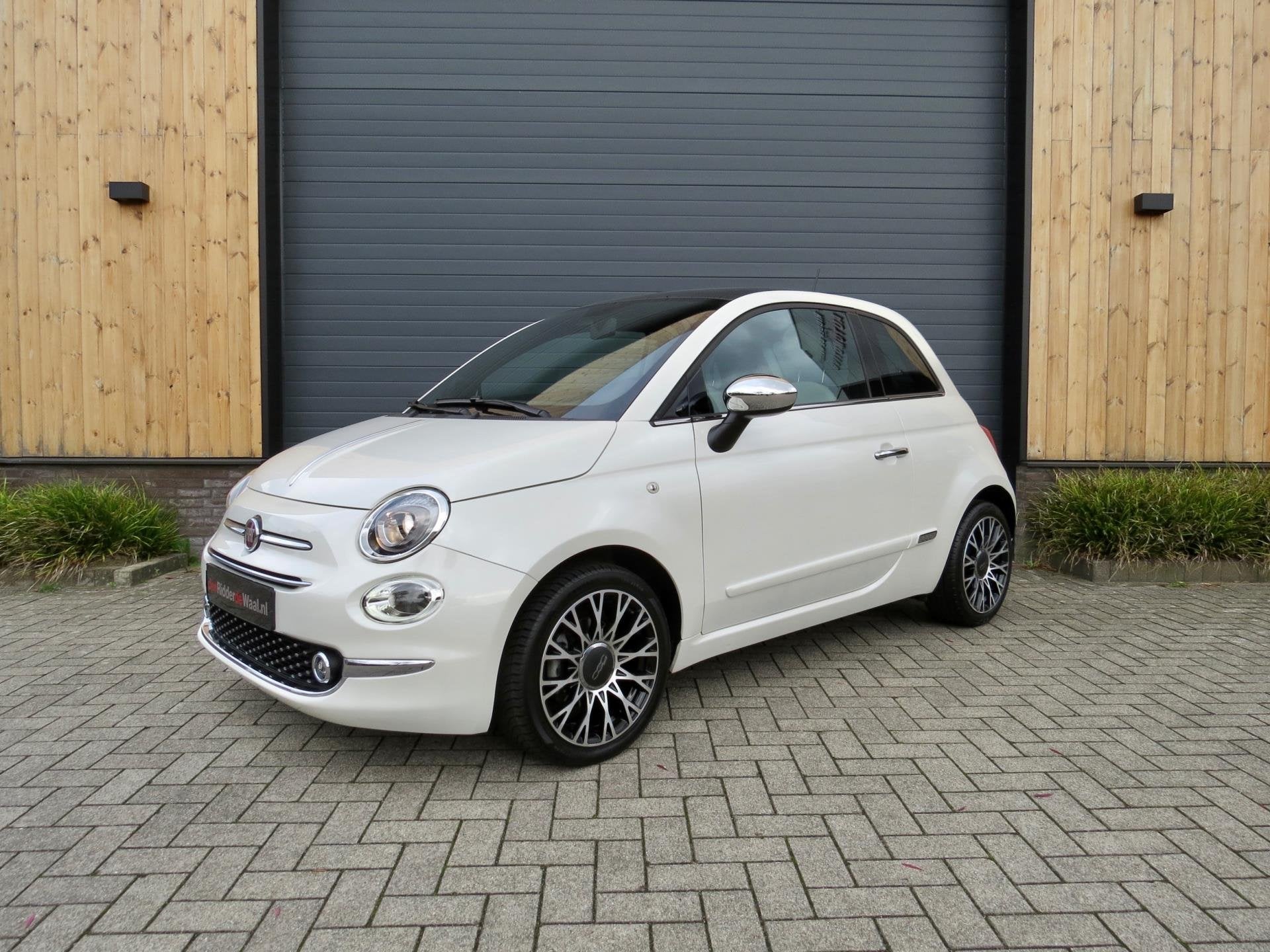 Fiat 500 1.0 Hybrid Star *Big Navi *Carplay *Cruise con, Voorwielaandrijving, Gebruikt, 4 stoelen, Leder en Stof
