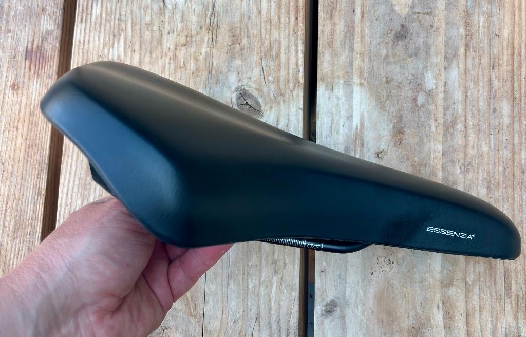 Selle Royal Essenza+ Fietszadel - Zwart, Fietsen en Brommers, Fietsonderdelen, Ophalen of Verzenden, Zo goed als nieuw, Zadel