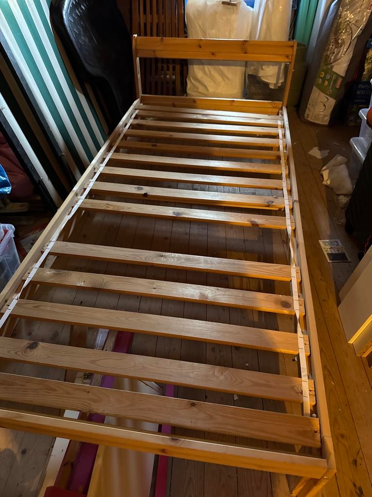 IKEA bed met lattenbodem (LURÖY 90x200 cm), Gebruikt, 90 cm, Ophalen of Verzenden, 200 cm