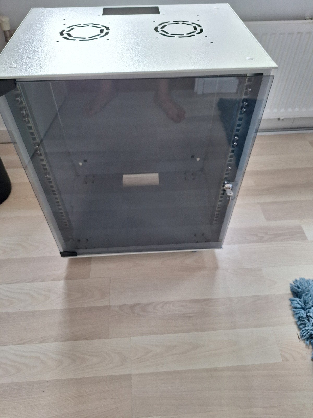 Serverkast 19 inch 9U met glazen deur en wielen, Ophalen, Gebruikt, Overige merken, PC