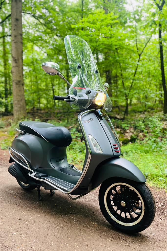 Vespa Sprint 2015 50cc 4T 2V Titanio Grey, Fietsen en Brommers, Ophalen, Gebruikt, Maximaal 25 km/u, Benzine