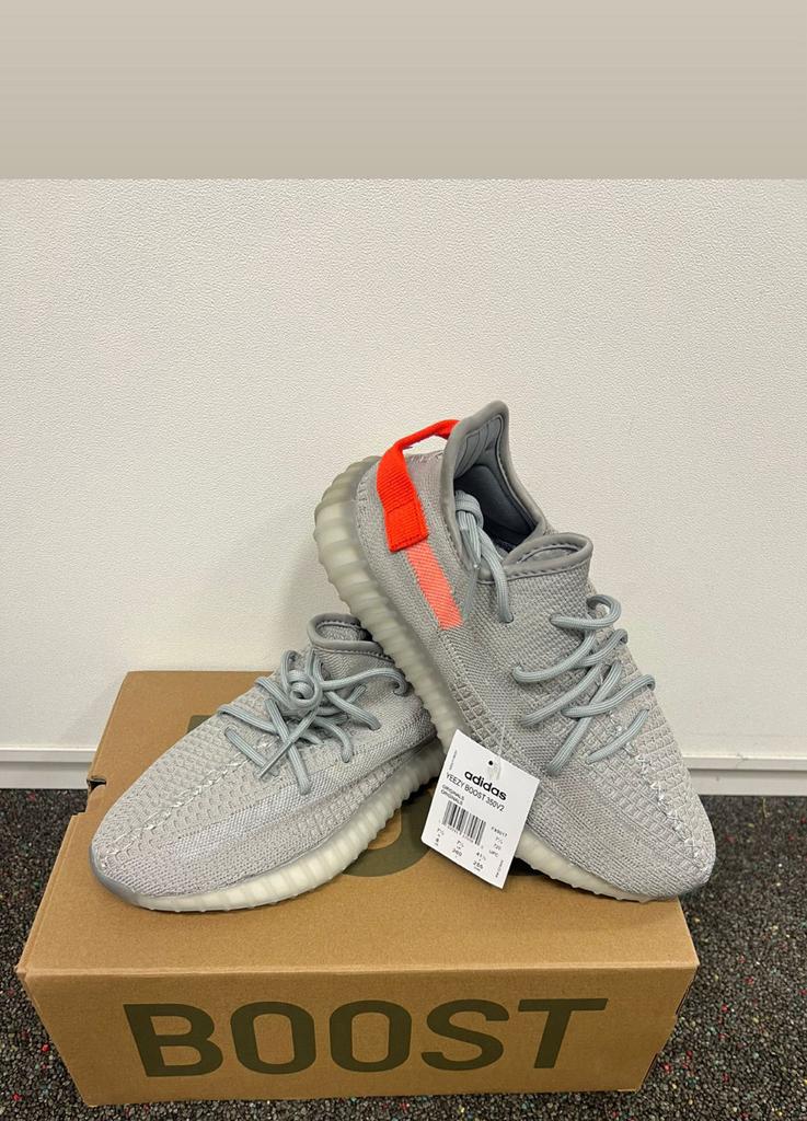 Yeez schoenen, Ophalen of Verzenden, Zo goed als nieuw, Sneakers of Gympen