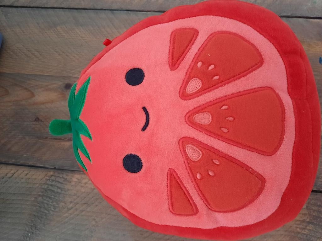 Squishmallow aardbei knuffel klein, Overige karakters, Overige typen, Ophalen of Verzenden, Zo goed als nieuw