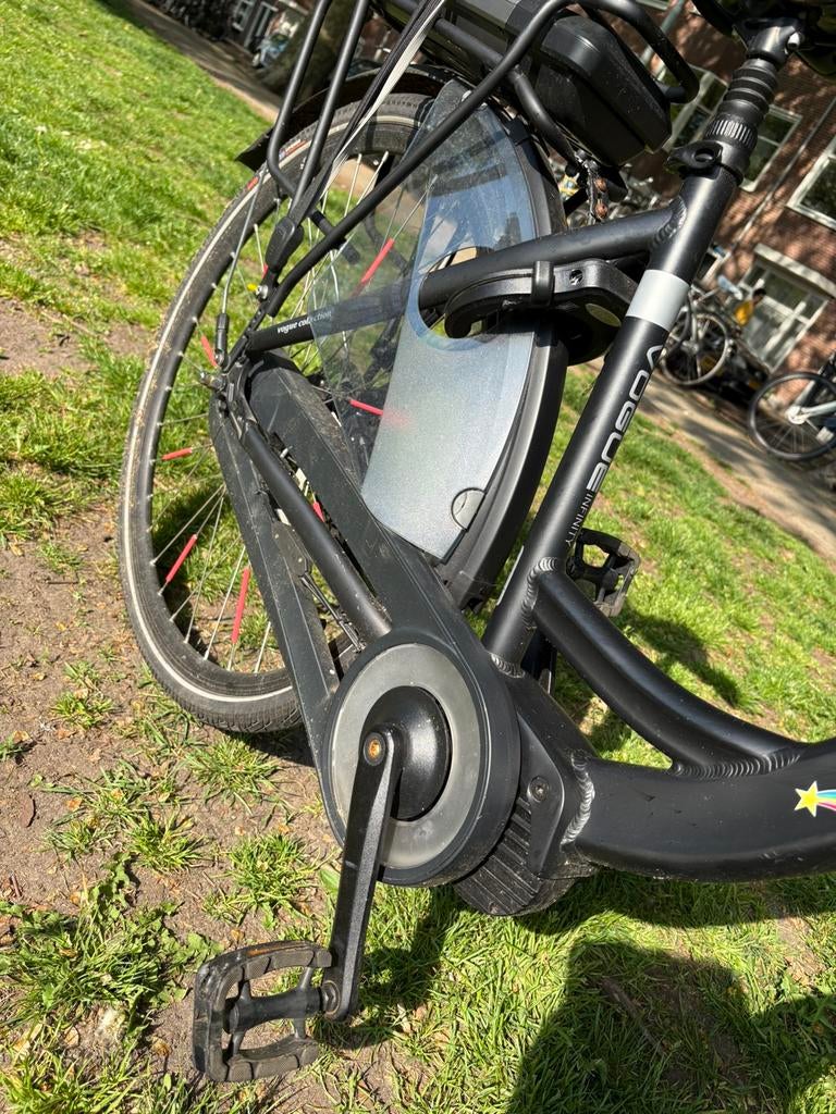 Vogue Infinity Electrische fiets - E-bike met Basil bremen, Minder dan 30 km per accu, Zo goed als nieuw, 47 tot 51 cm, Ophalen