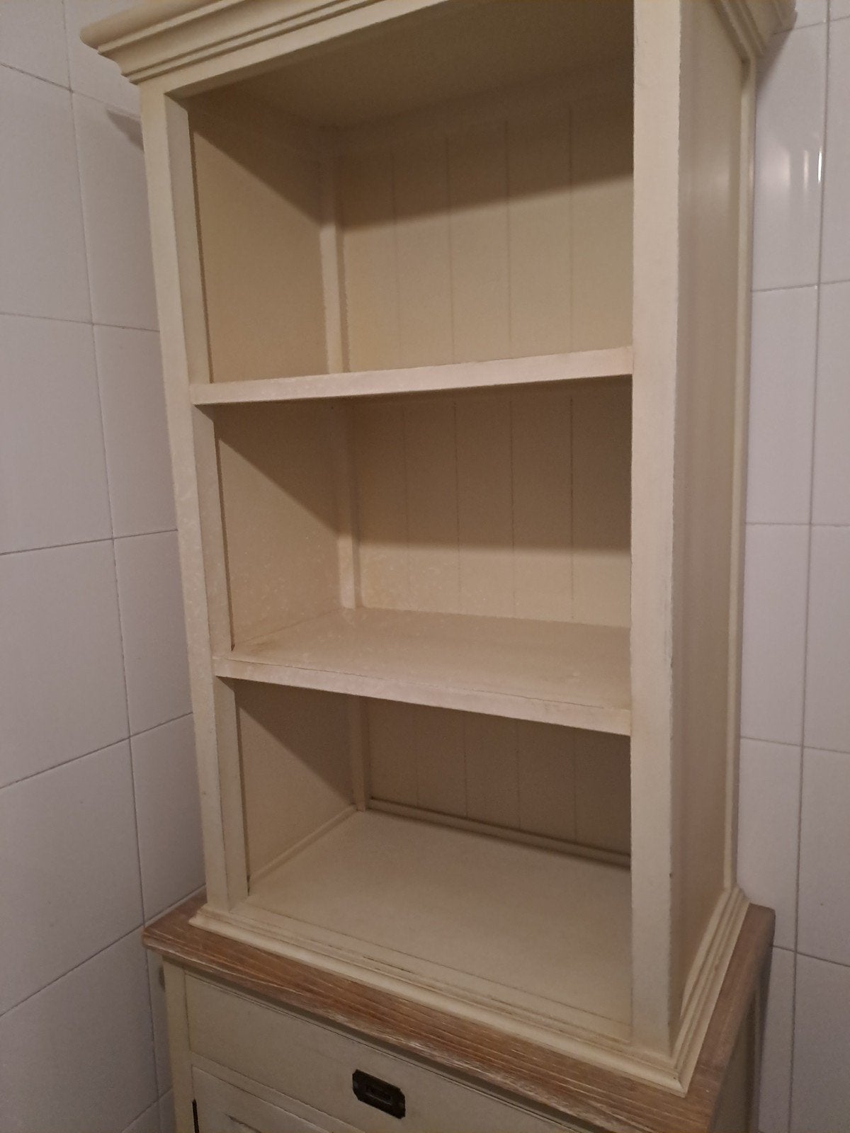 Buffetkast / Servieskast - 2 meter hoog, 200 cm of meer, 25 tot 50 cm, Gebruikt, Met deur(en)